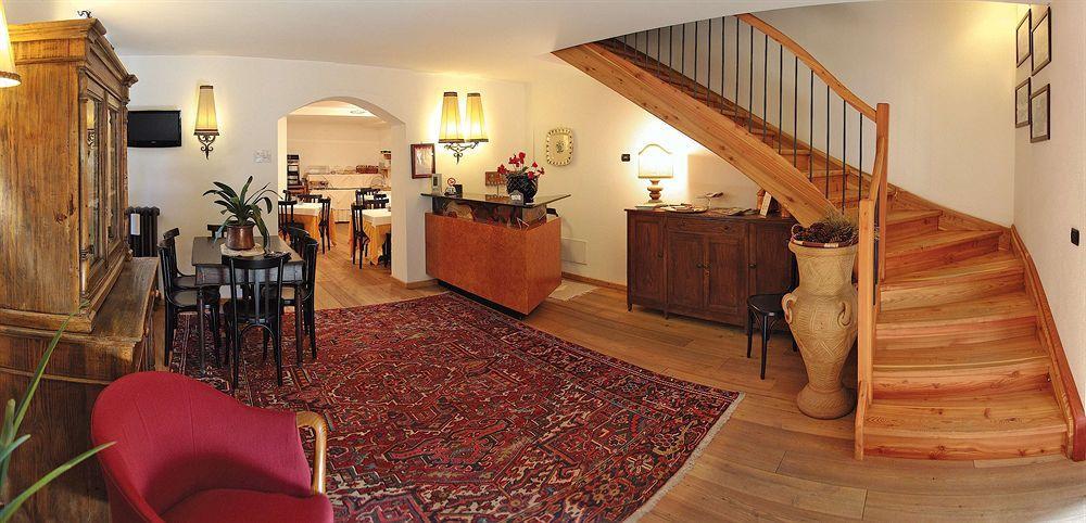 Albergo Aprica Garni エクステリア 写真