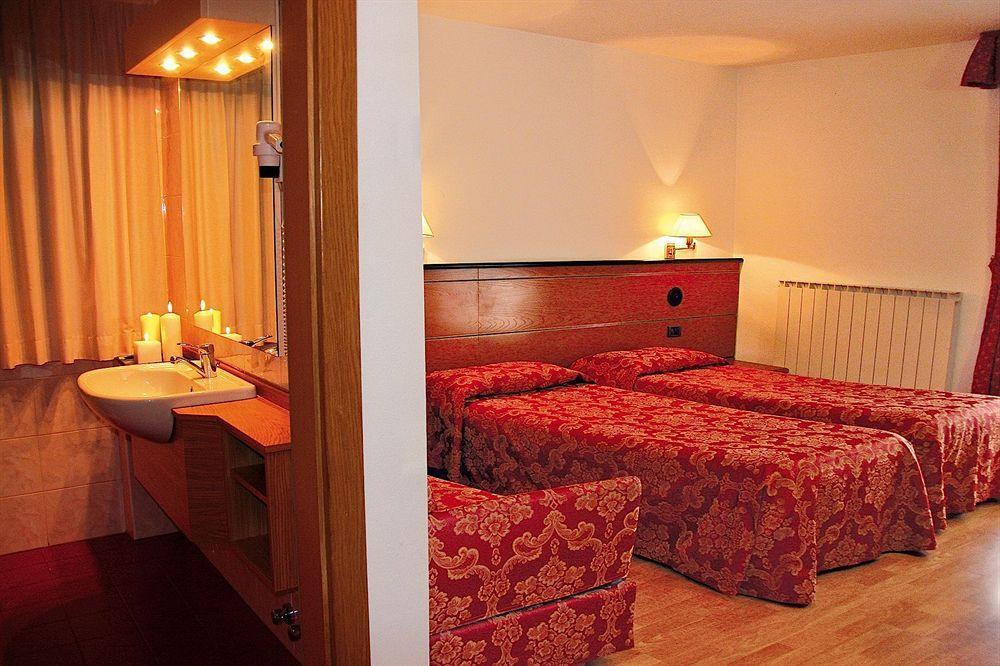 Albergo Aprica Garni エクステリア 写真