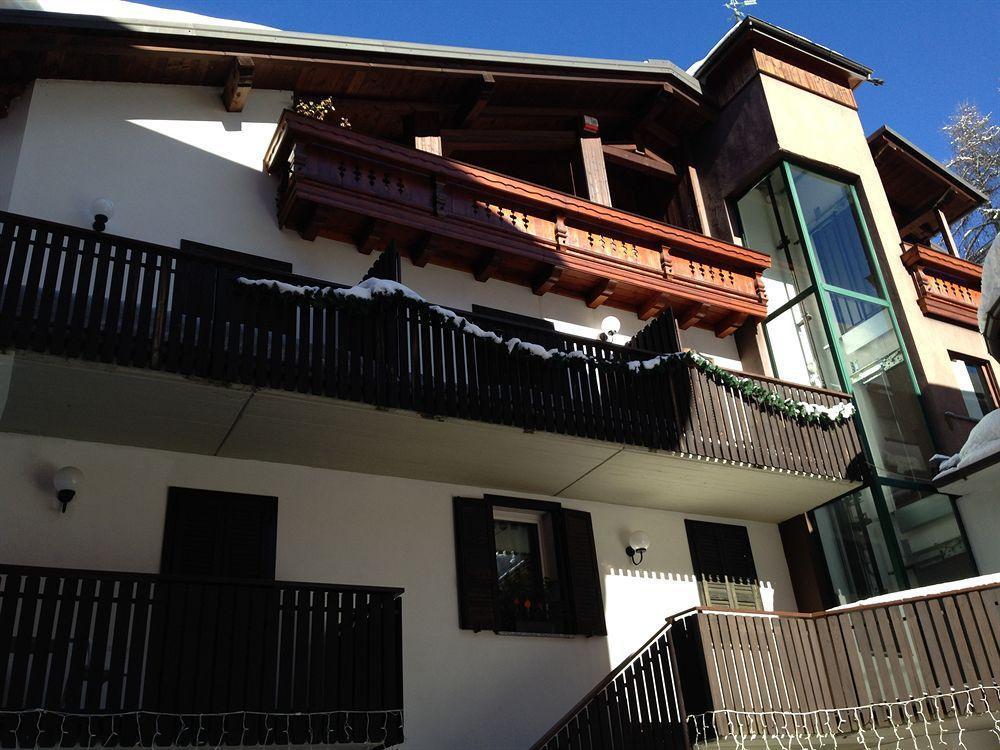 Albergo Aprica Garni エクステリア 写真